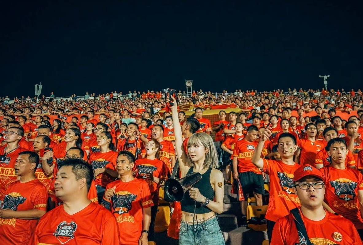 不待杨若晴开口，杨华忠抢先道。